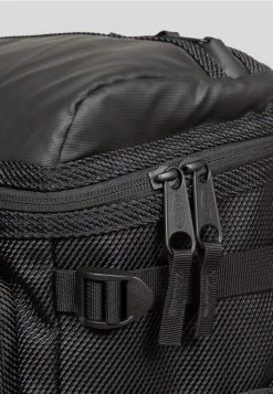 Eastpak Unisex CNNCT/CONTEMPORARY Sac à Dos Black -Eastpak Sacs Magasin 0c5e962d3e2241518b9ac4a634c944af