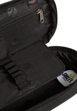Eastpak OVAL SINGLE Trousse Smiley Graffiti Black Unisex -Eastpak Sacs Magasin 12c2419e220241fb9d764095e453b2aa