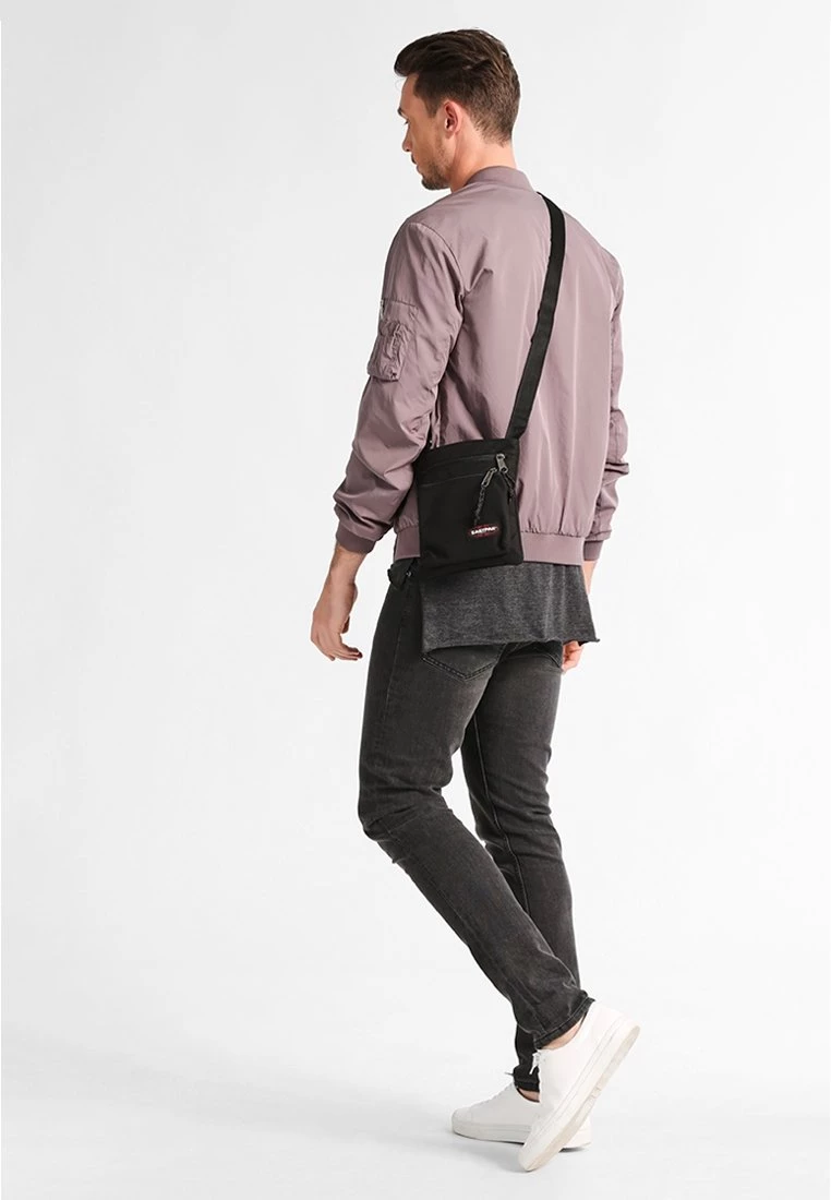 Eastpak Unisex RUSHER Sac Bandoulière Black 3 Eastpak Unisex RUSHER Sac Bandoulière Black