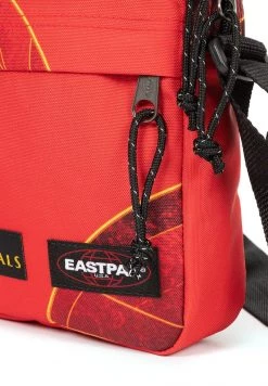 Eastpak Unisex THE ONE Sac Bandoulière Makkari Red -Eastpak Sacs Magasin f5b6e5987b034b78b6b688f61d2c7d6a
